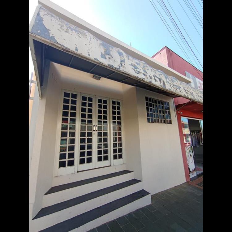 CASA E COMERCIO NA RUA AMAZONAS