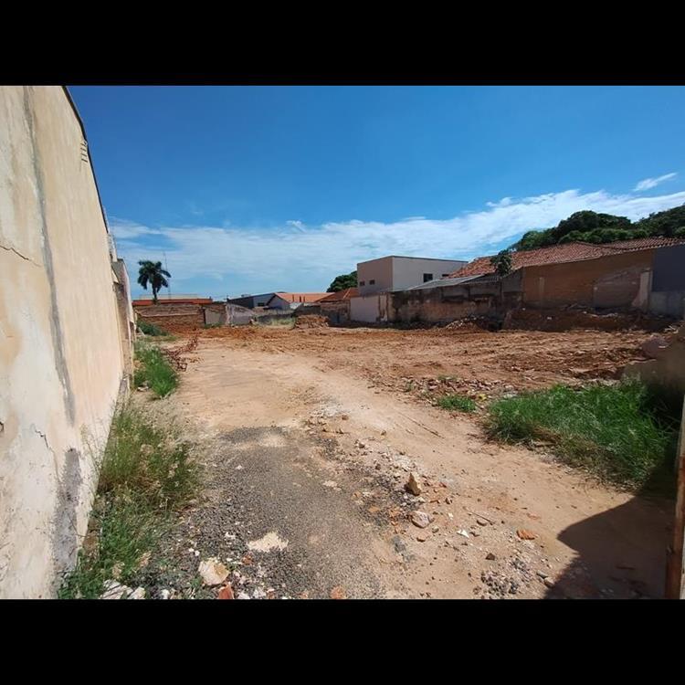 TERRENO NO CENTRO 