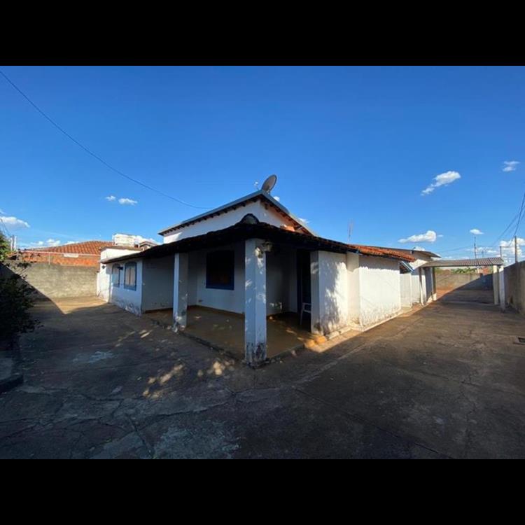 RUA LUIS VENERONI,95 - CENTRO