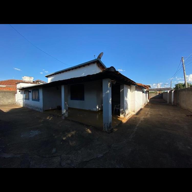 RUA LUIS VENERONI,95 - CENTRO