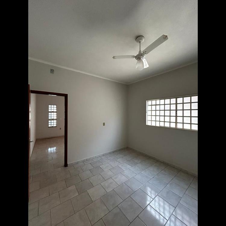 Rua Pioneiro Paulo Fattori,110 - Jardim del Rey