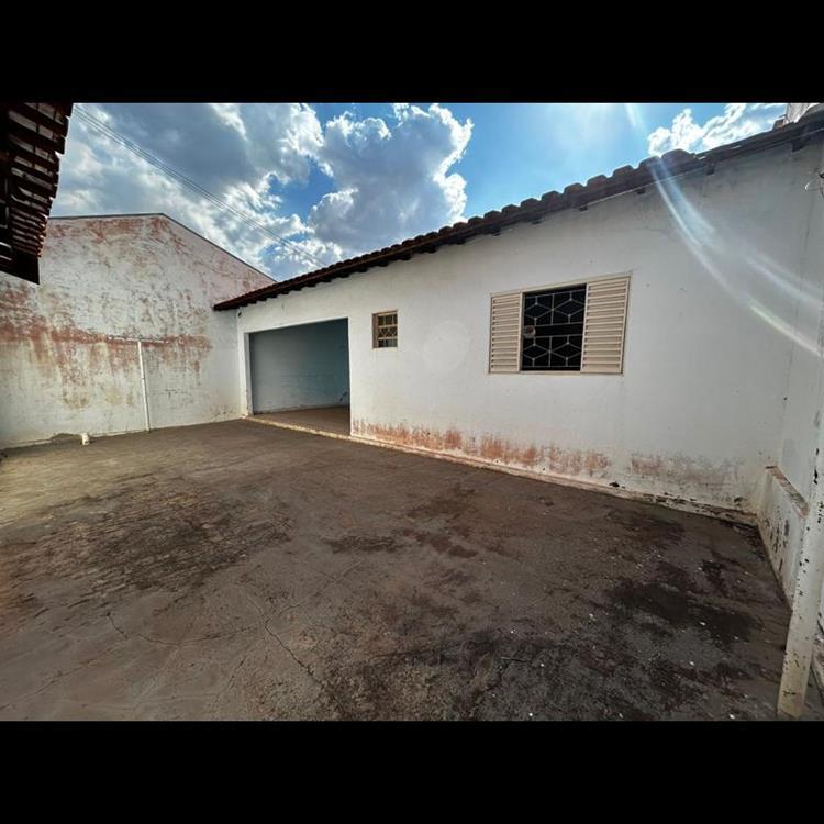 Rua Pioneiro Paulo Fattori,110 - Jardim del Rey