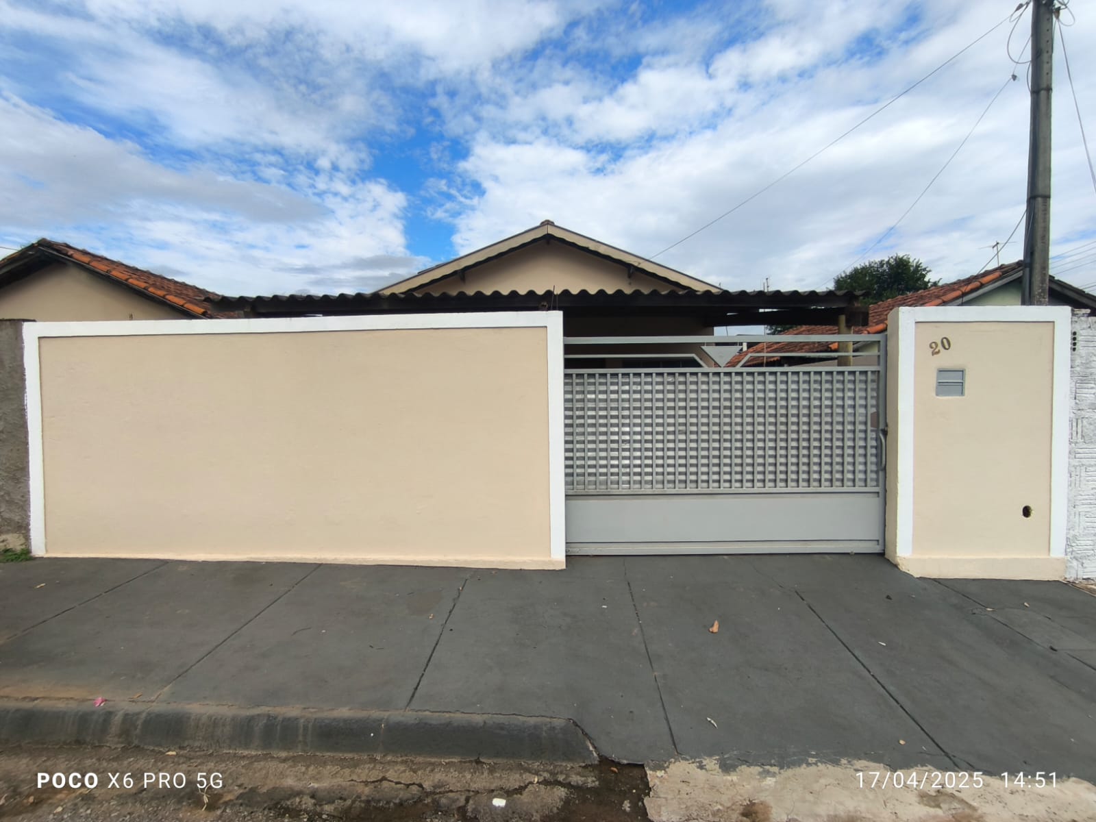 Rua dos Girassóis,20 - Conjunto Habitacional Sílvia Covas