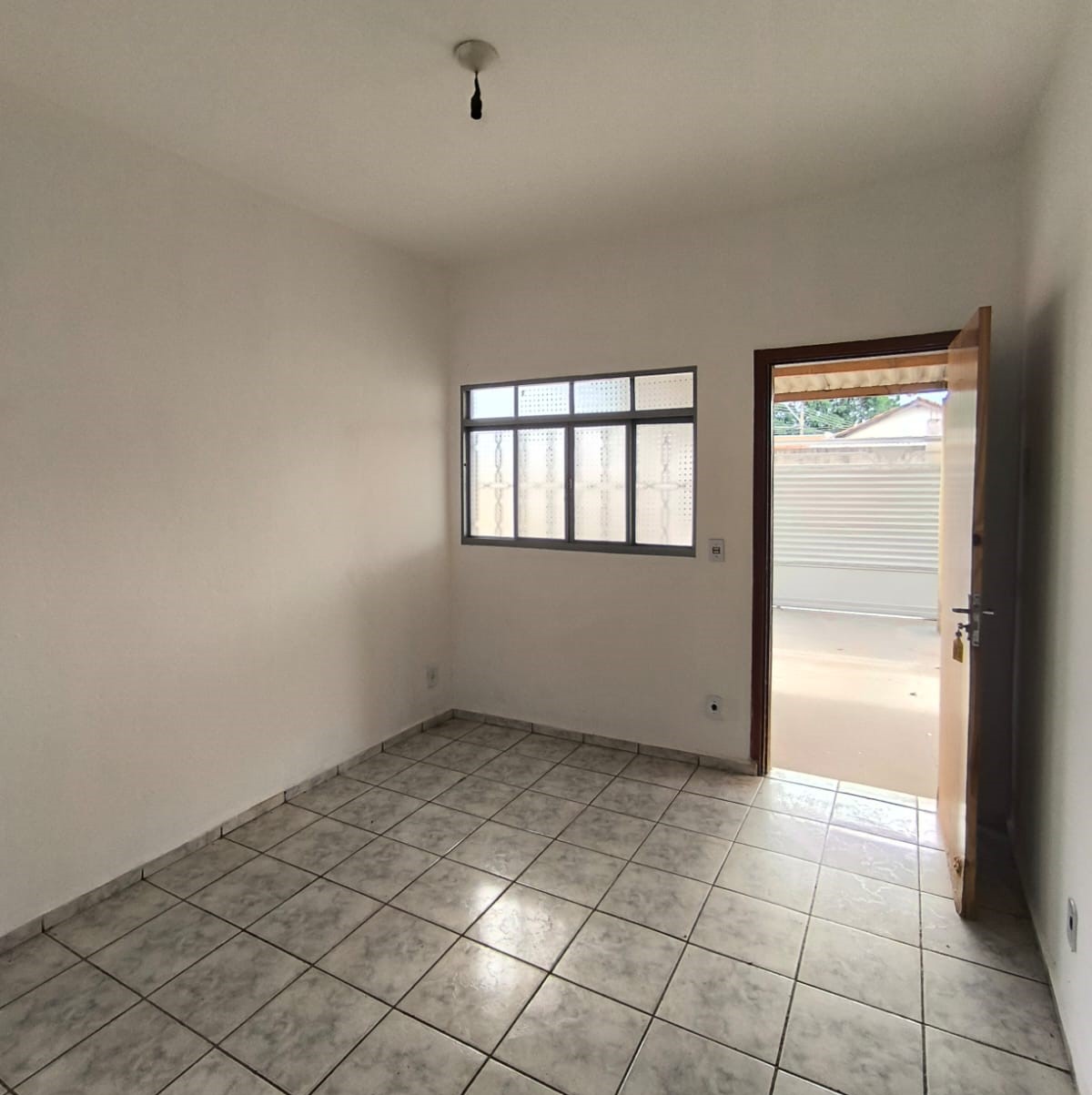 Rua dos Girassóis,20 - Conjunto Habitacional Sílvia Covas