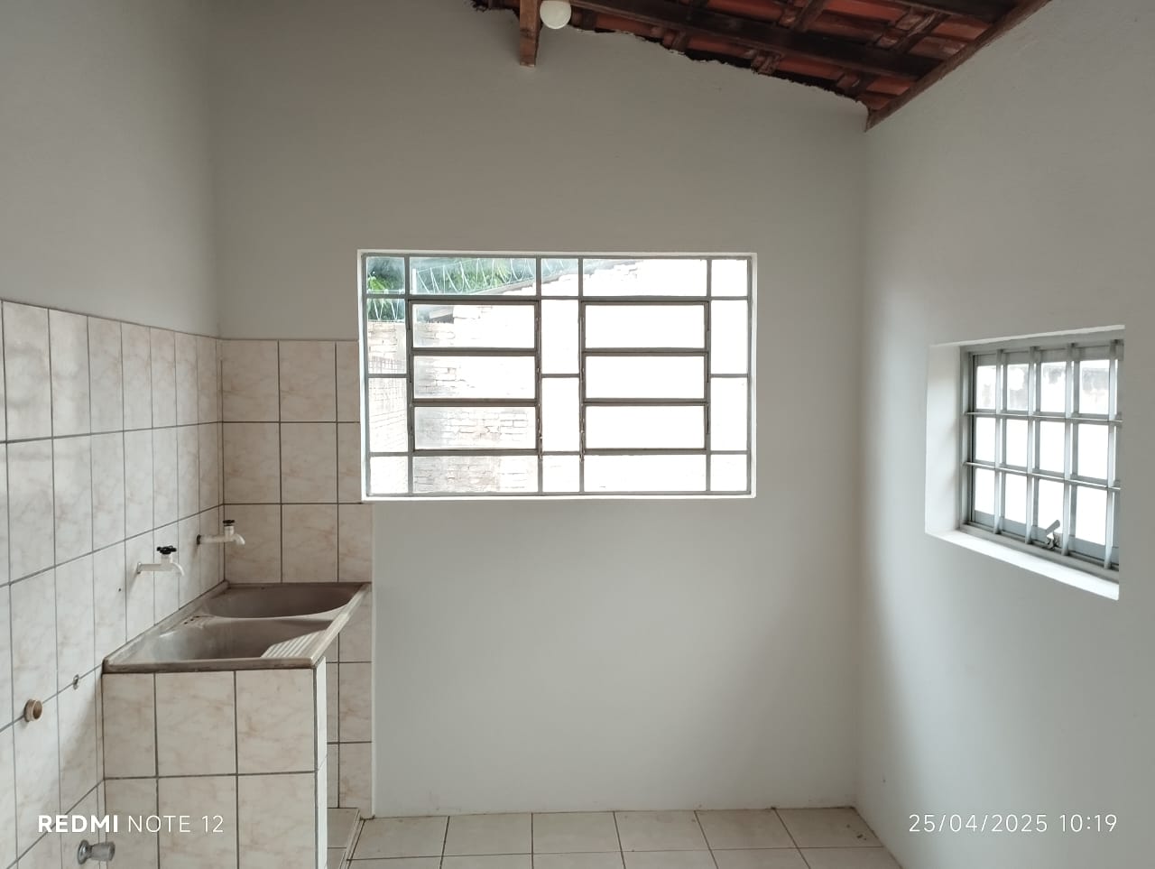 Avenida Cunha Cintra,700 - Fundos - Centro