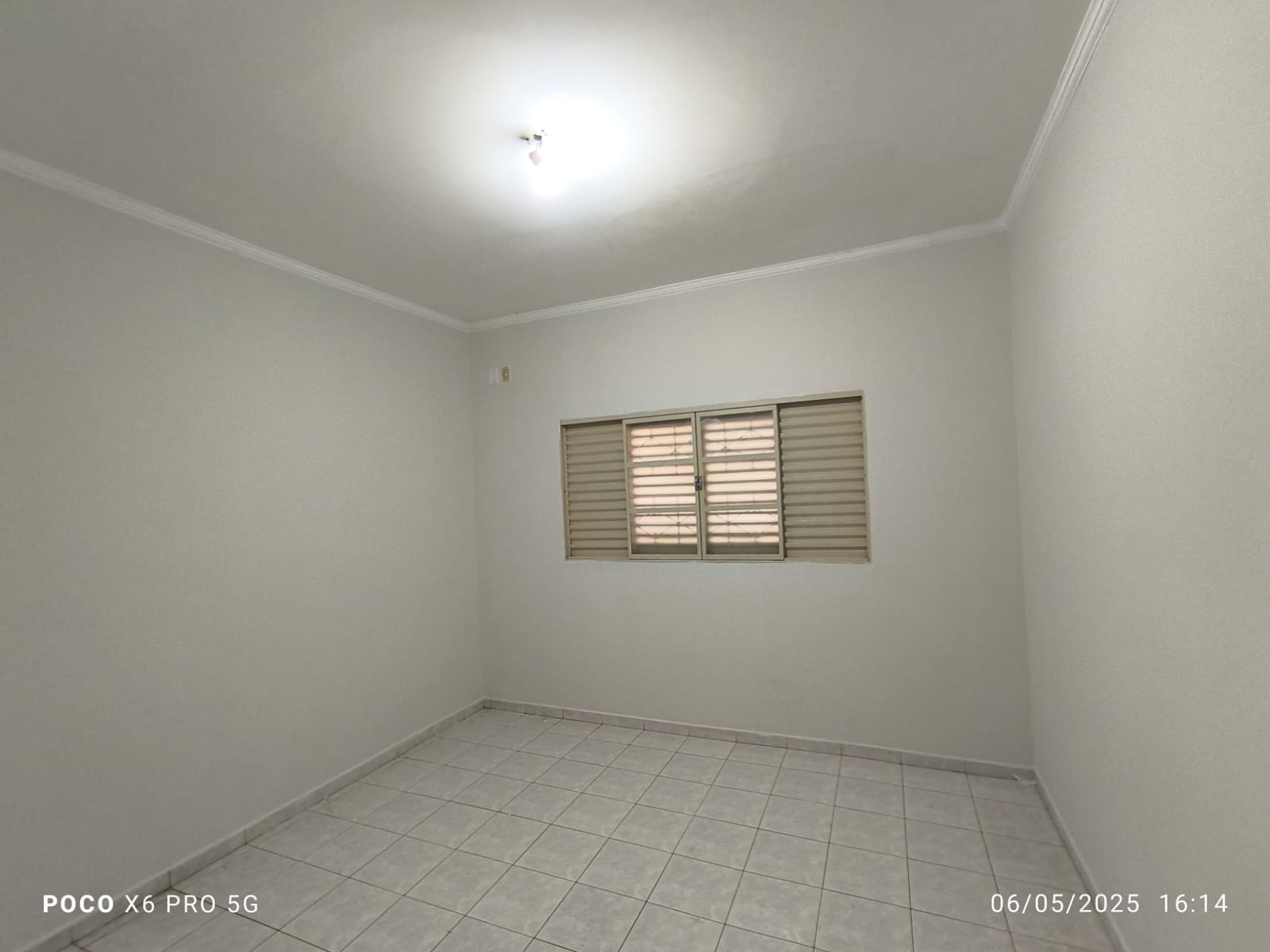 Avenida Afonso Giovane da Silva,25 - Fundos - Village Regina