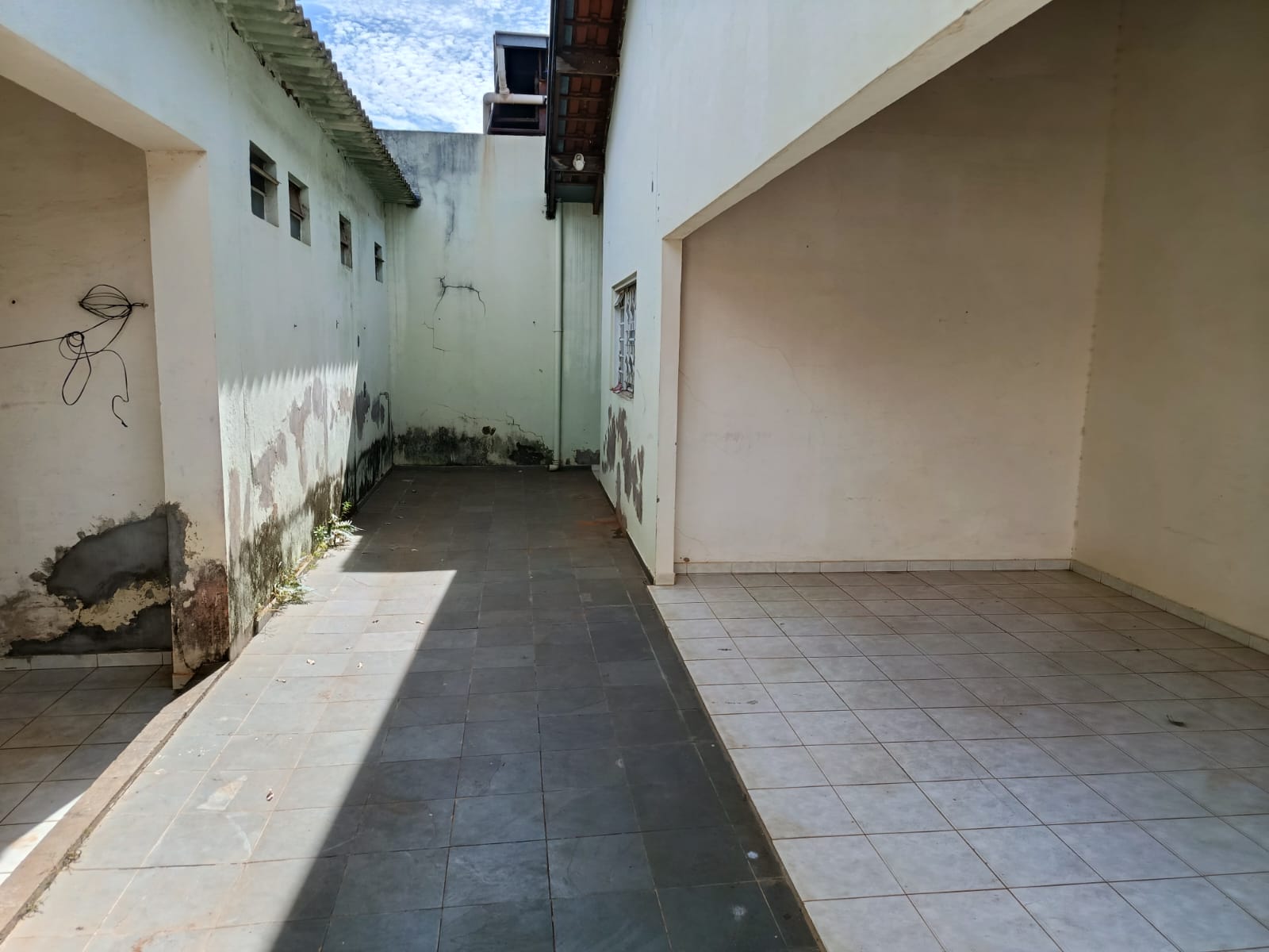 Avenida Afonso Giovane da Silva,25 - Fundos - Village Regina