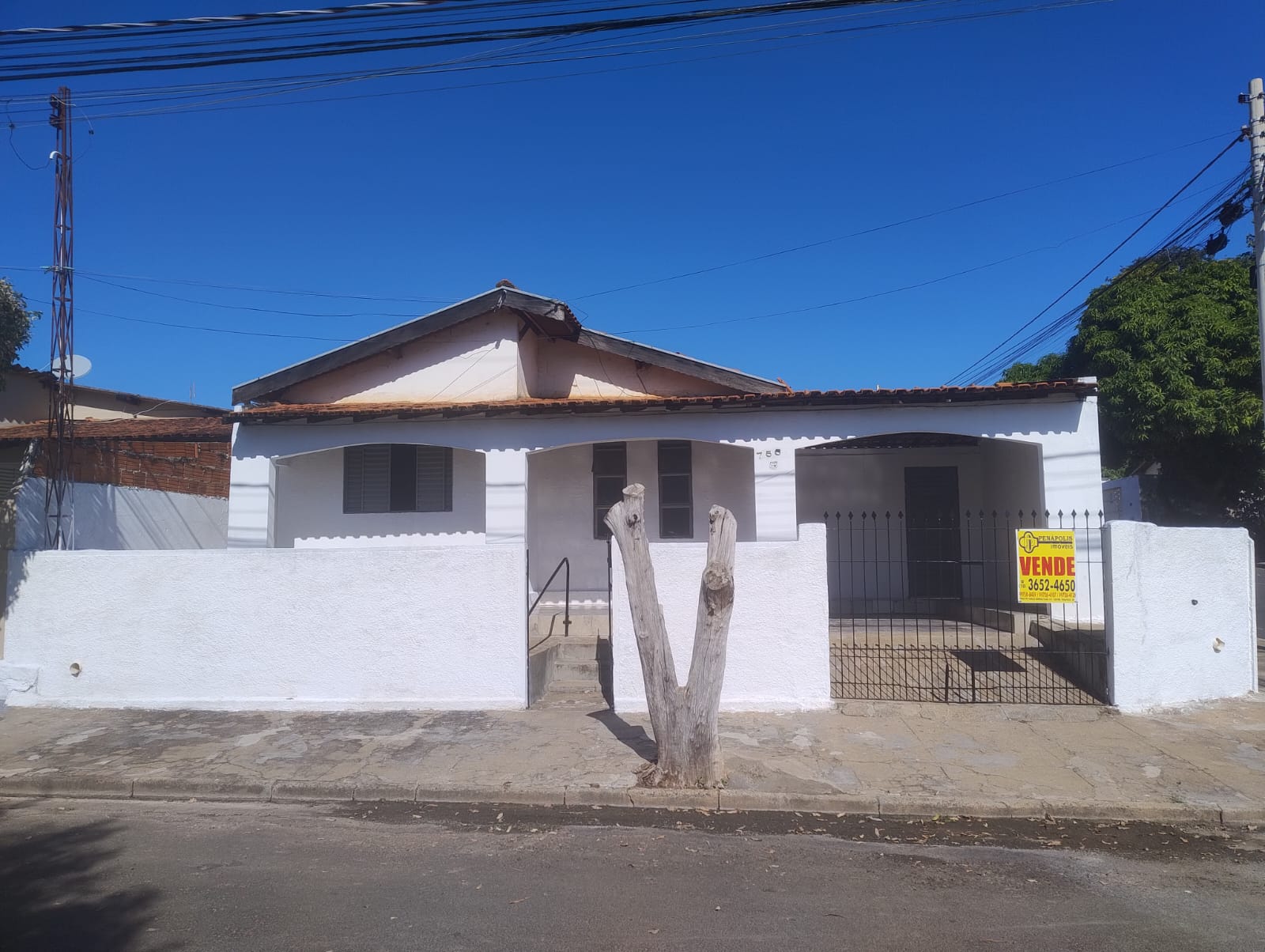 CASA DE ESQUINA NO SANTA TEREZINHA