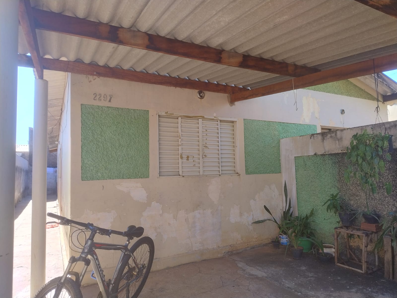 DUAS CASAS GEMINADA NO BAIRRO SANTA TEREZINHA