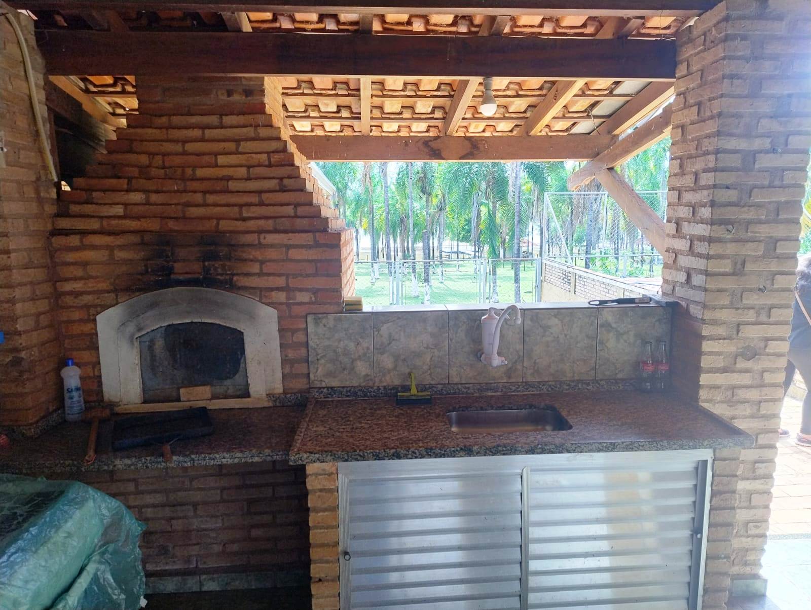 RANCHO NO BELVEDERE COM PISCINA