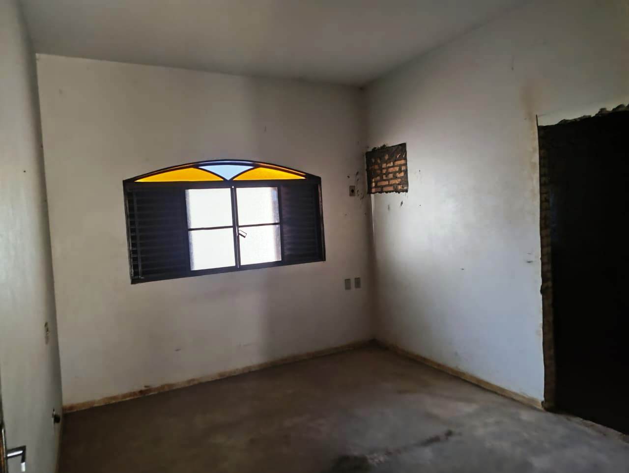 CASA DE ESQUINA NA VILA AMÉRICA