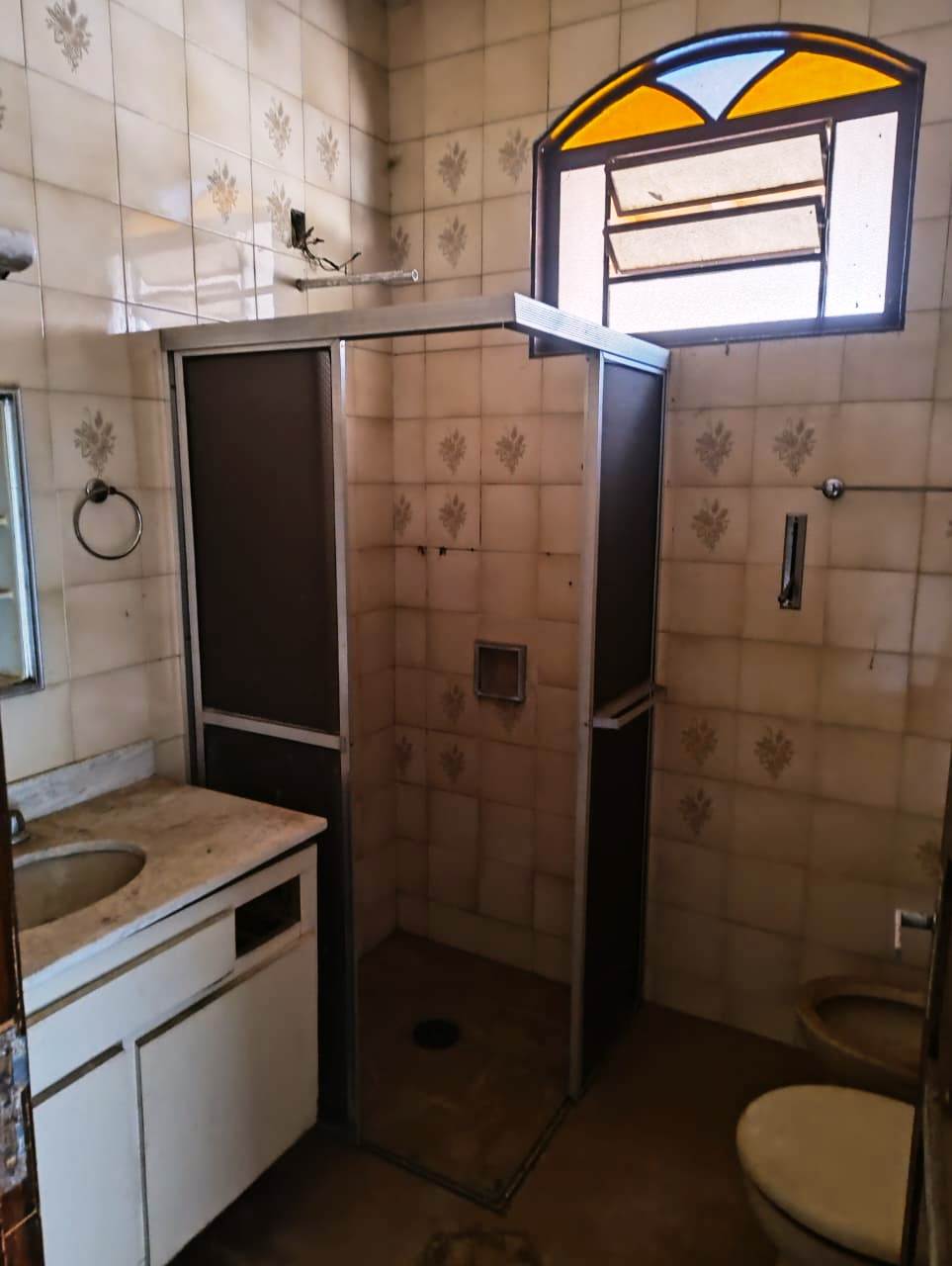 CASA DE ESQUINA NA VILA AMÉRICA