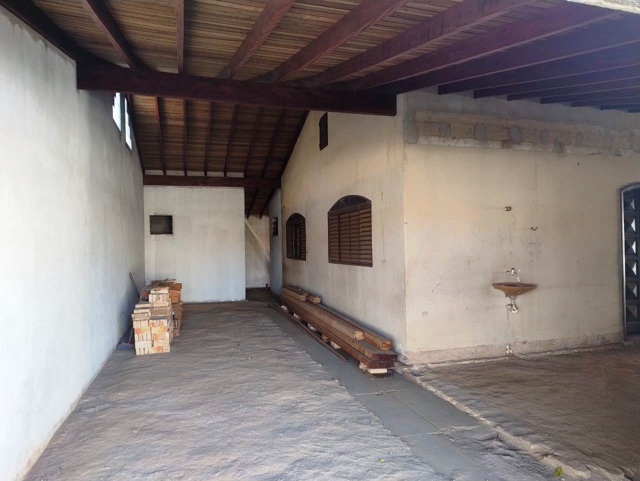 CASA DE ESQUINA NA VILA AMÉRICA