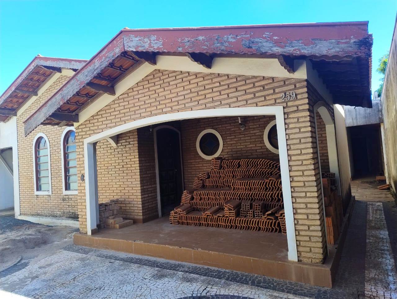 CASA DE ESQUINA NA VILA AMÉRICA