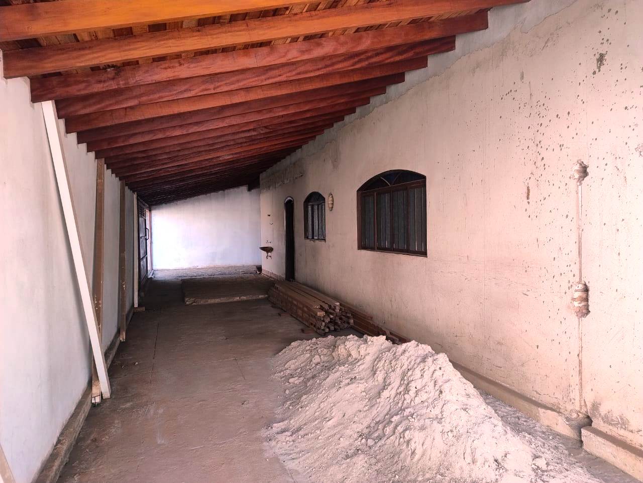 CASA DE ESQUINA NA VILA AMÉRICA