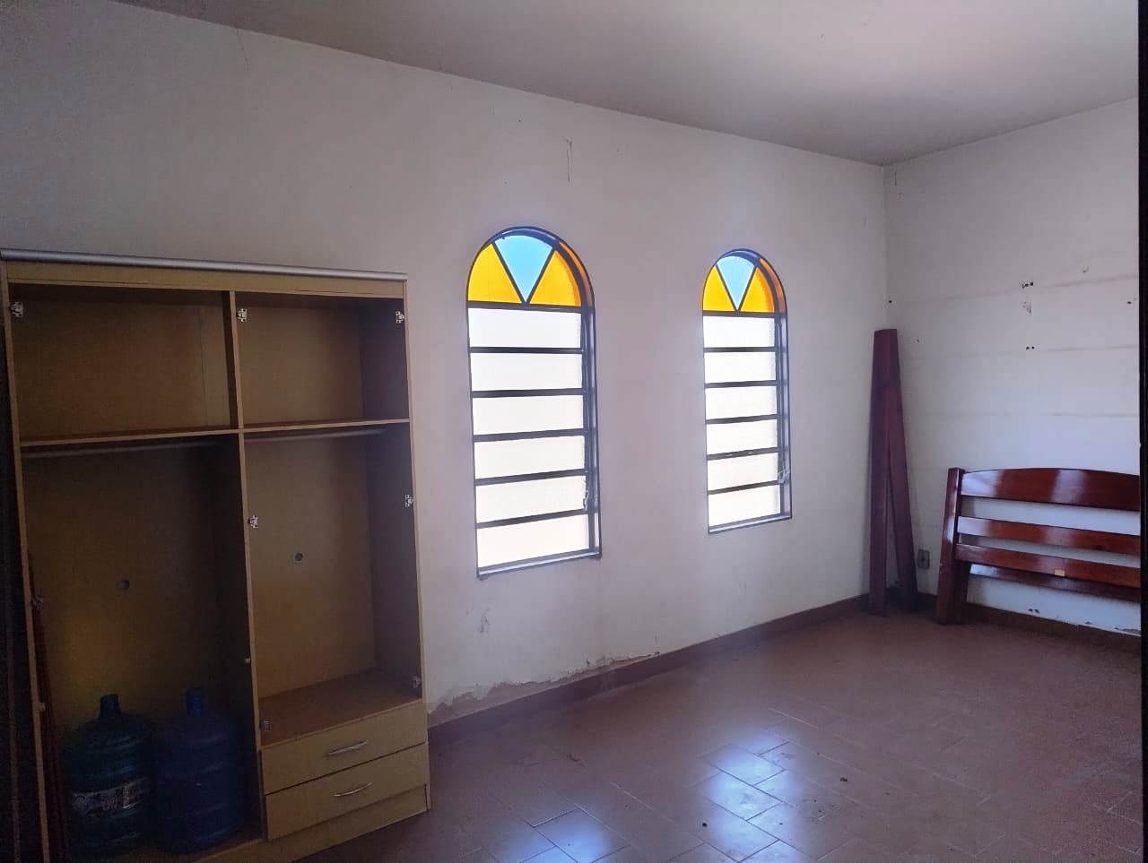 CASA DE ESQUINA NA VILA AMÉRICA