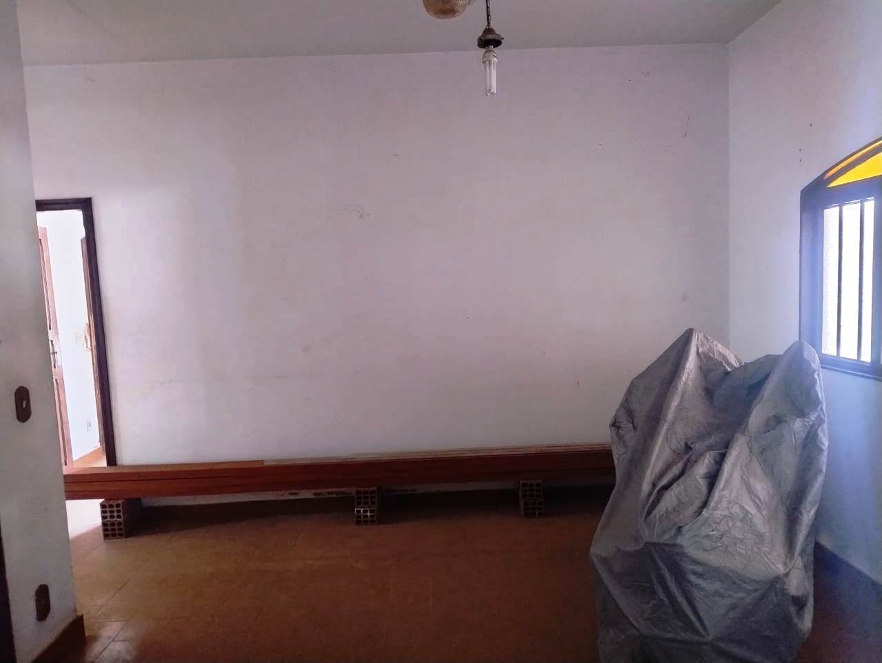 CASA DE ESQUINA NA VILA AMÉRICA