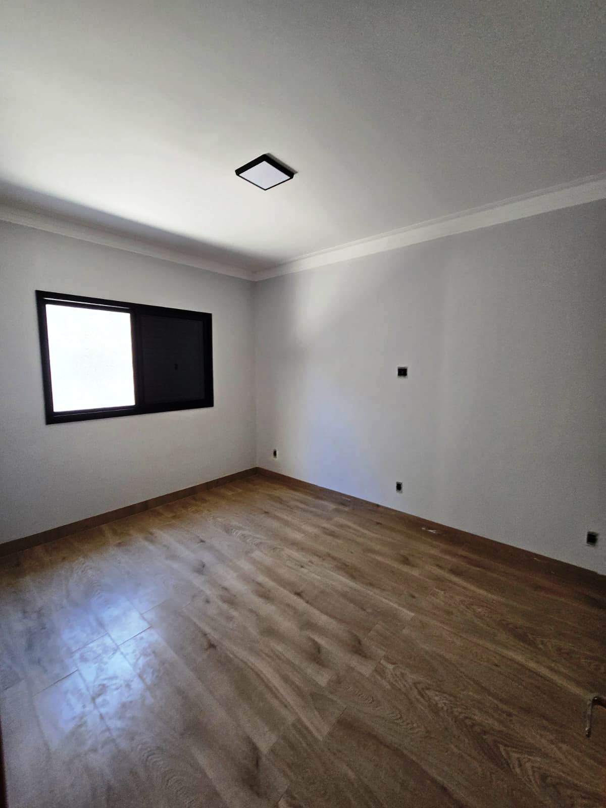 CASA NOVA EM FASE DE ACABAMENTO