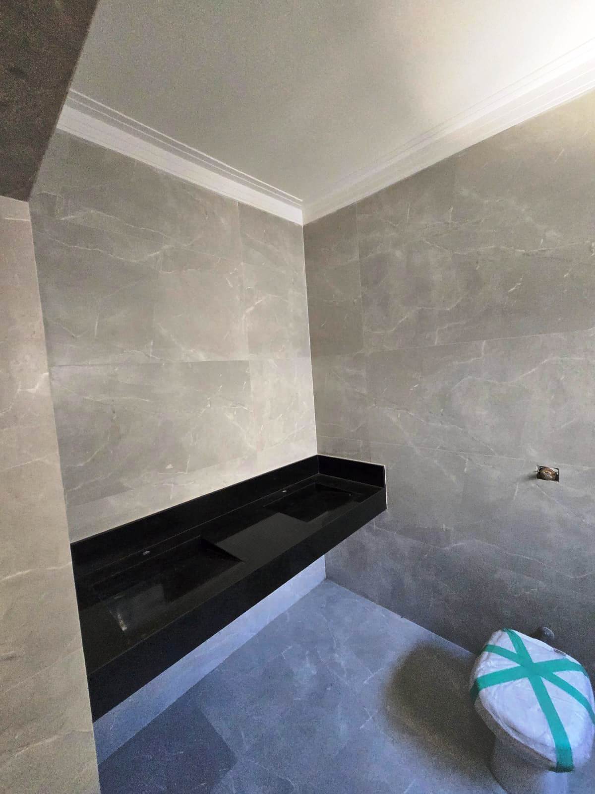CASA NOVA EM FASE DE ACABAMENTO