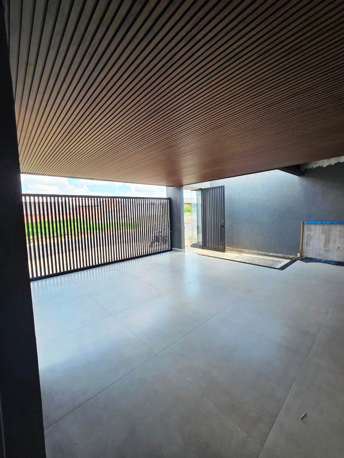 CASA NOVA EM FASE DE ACABAMENTO
