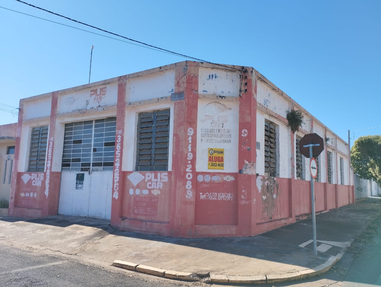 Avenida Cunha Cintra, 968 - Centro