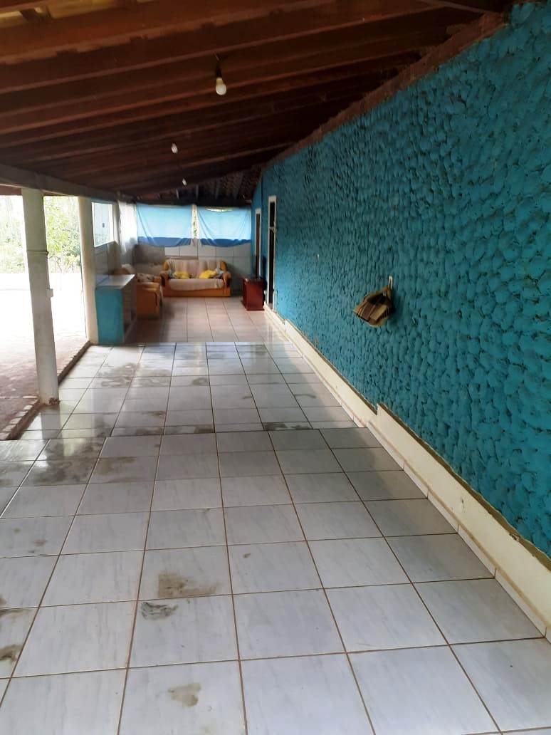 RANCHO NO BAIRRO DO CRUZEIRO