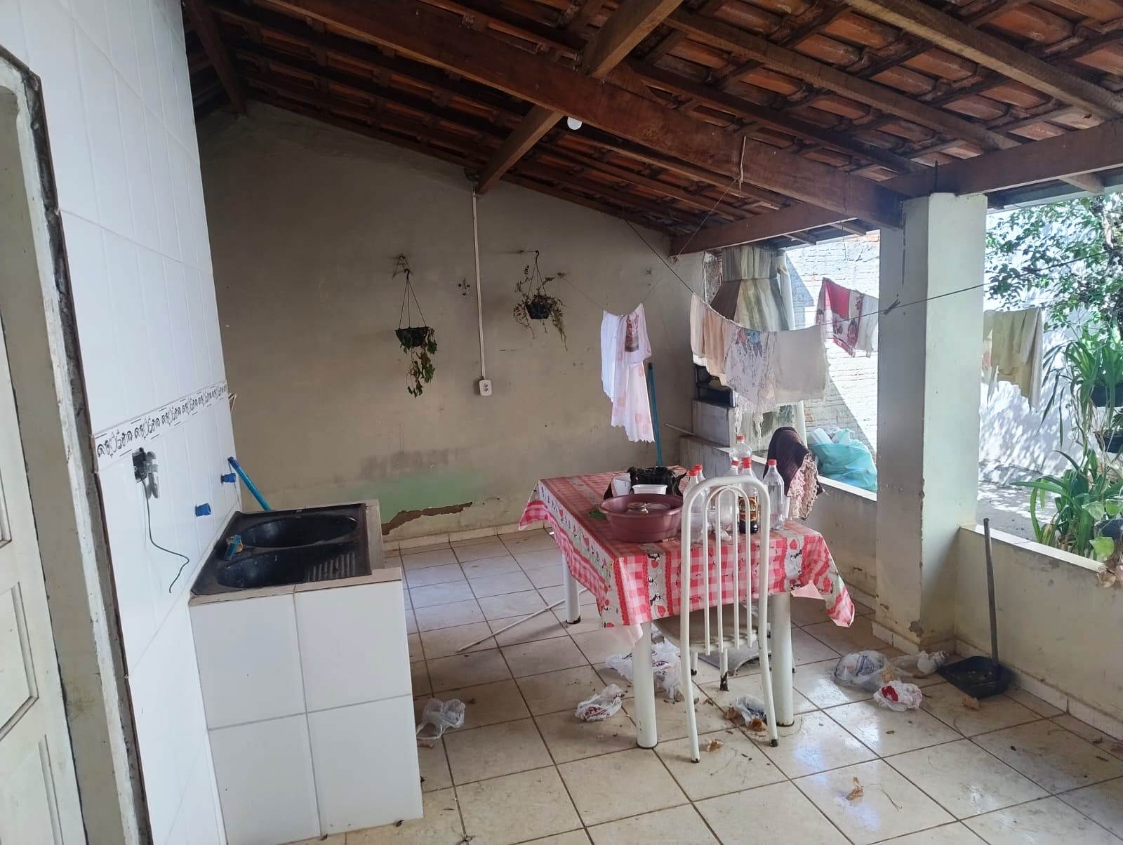 CASA COM TRÊS DORMITÓRIOS NO JARDIM ESPLANADA