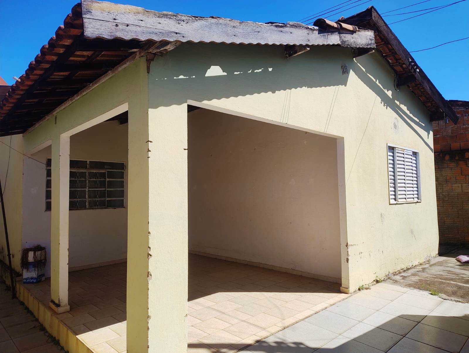 CASA COM TRÊS DORMITÓRIOS NO JARDIM ESPLANADA