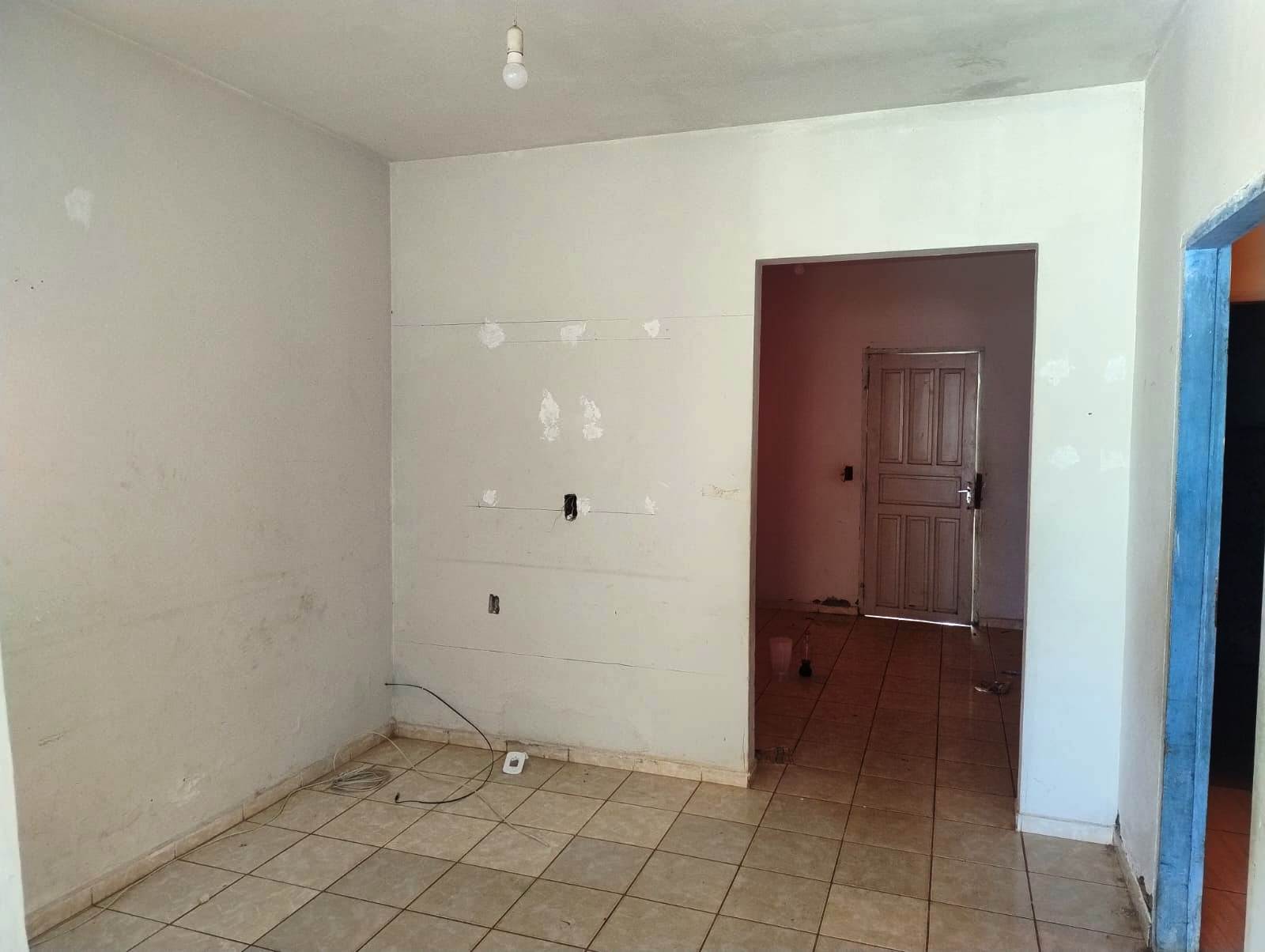 CASA COM TRÊS DORMITÓRIOS NO JARDIM ESPLANADA