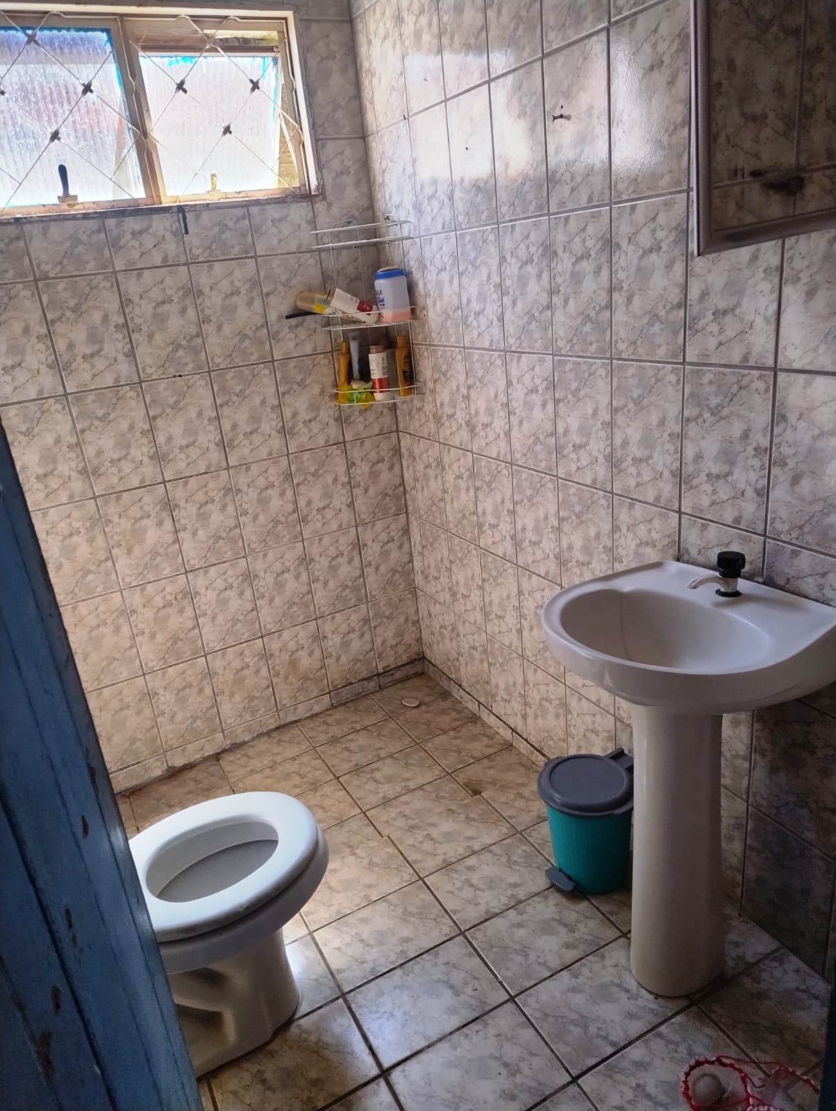 CASA COM TRÊS DORMITÓRIOS NO JARDIM ESPLANADA