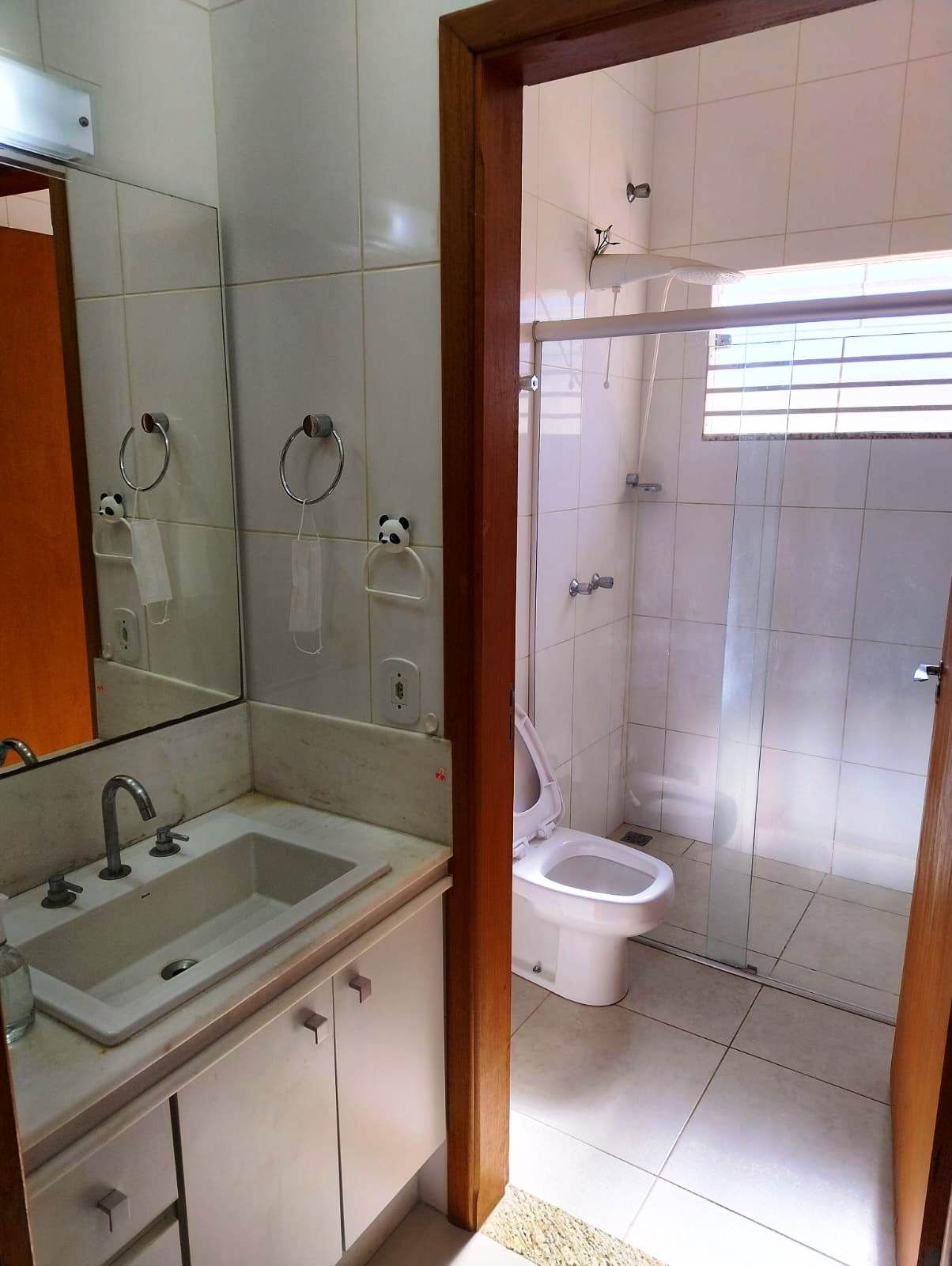 EXCELENTE IMÓVEL COMERCIAL COM APARTAMENTO NO CENTRO DA CIDADE