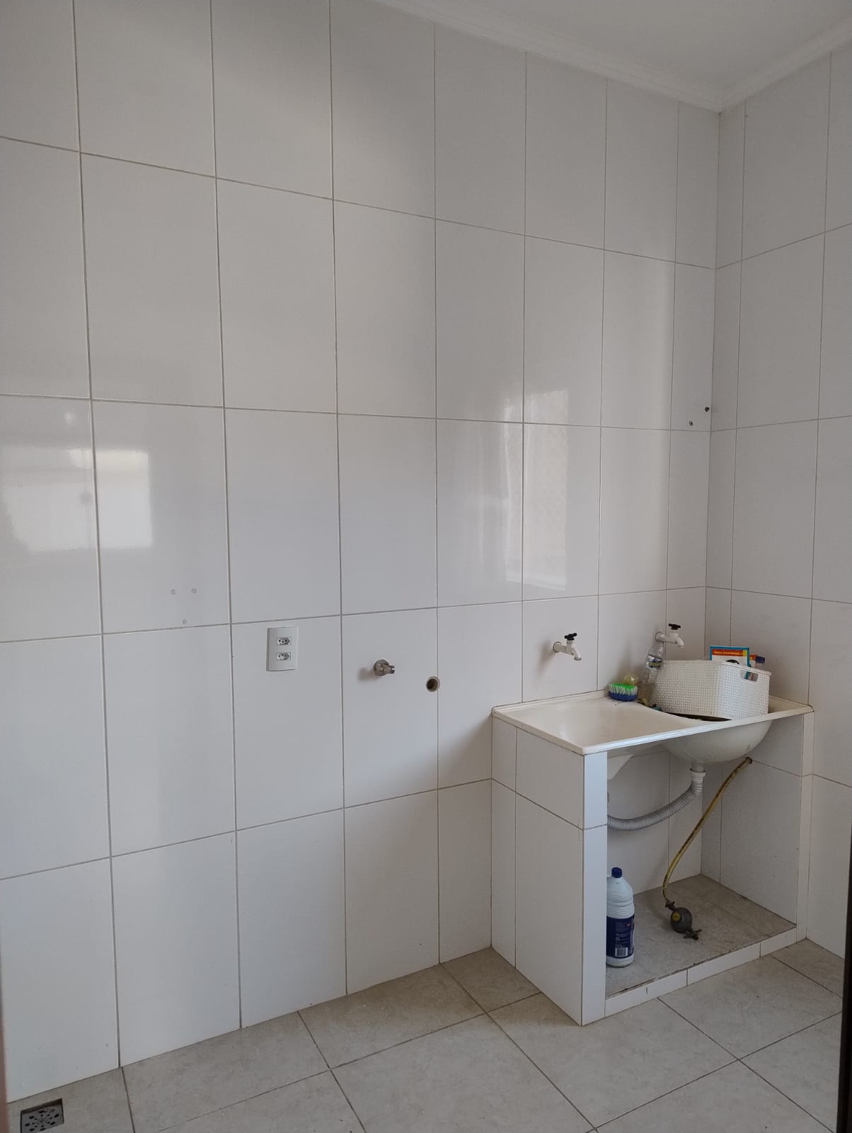 EXCELENTE IMÓVEL COMERCIAL COM APARTAMENTO NO CENTRO DA CIDADE