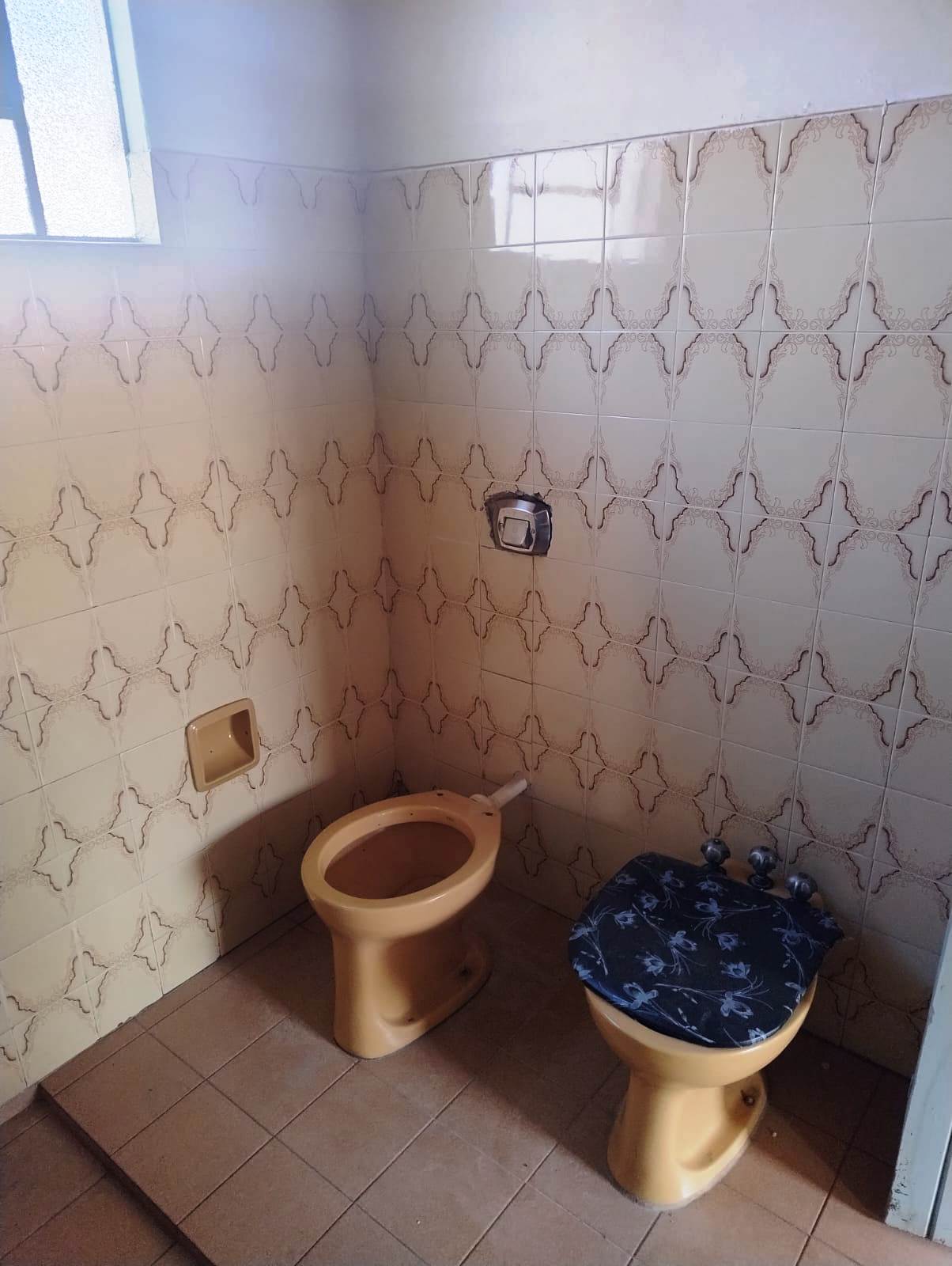 CASA COM ÓTIMO TERRENO NO JARDIM BRASILIA