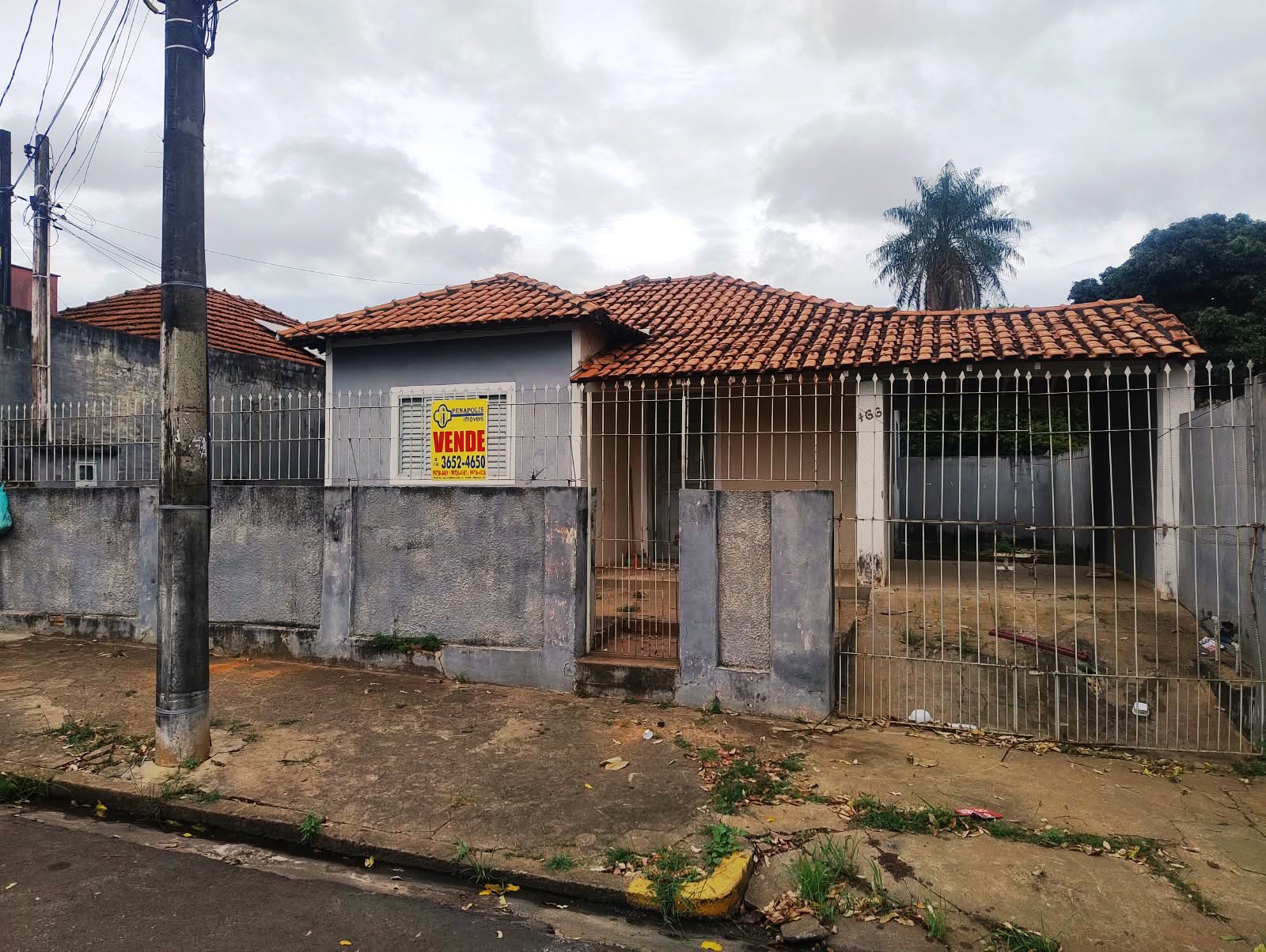 CASA NO CENTRO, ÓTIMA LOCALIZAÇÃO