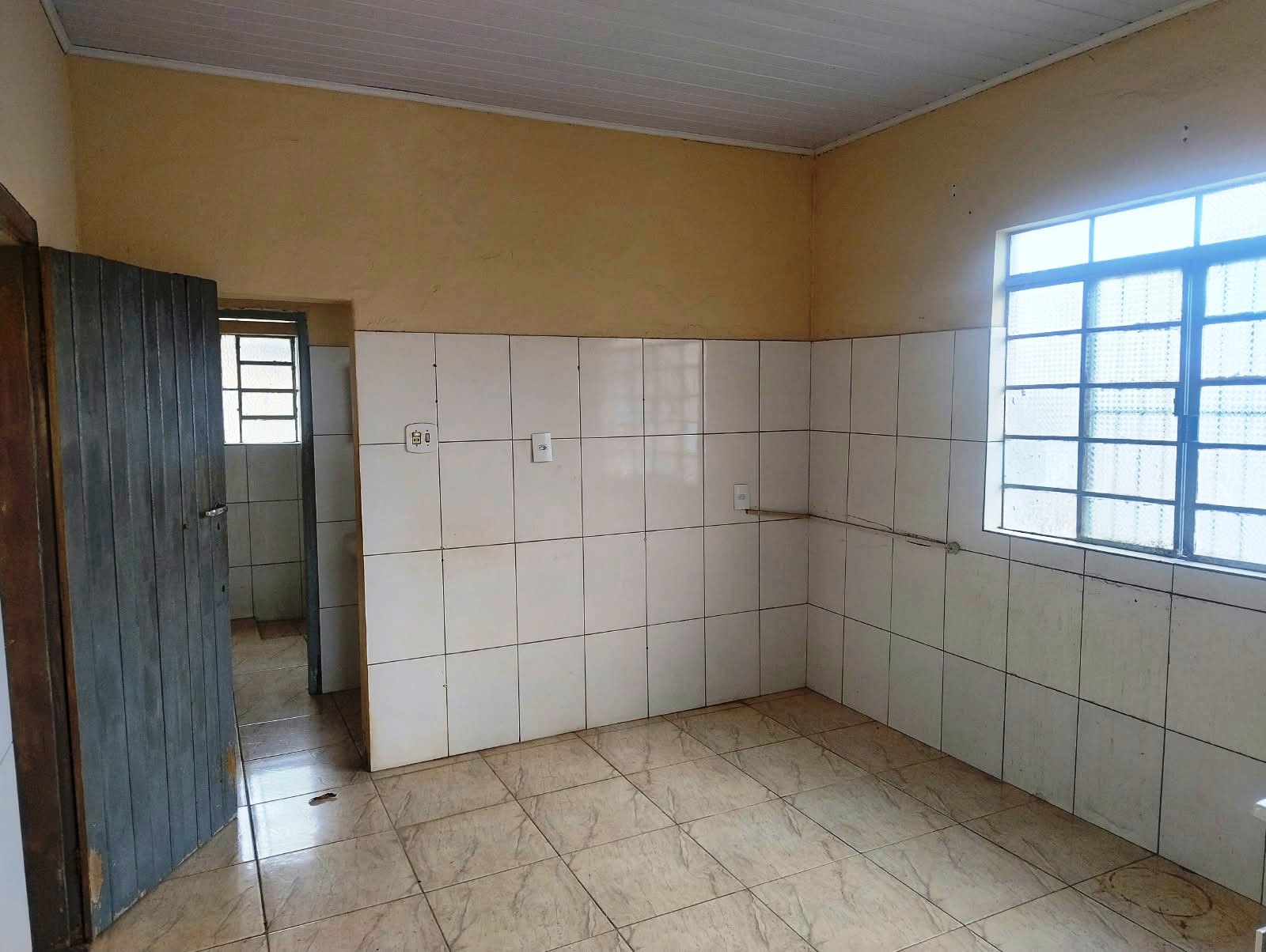 CASA NO CENTRO, ÓTIMA LOCALIZAÇÃO