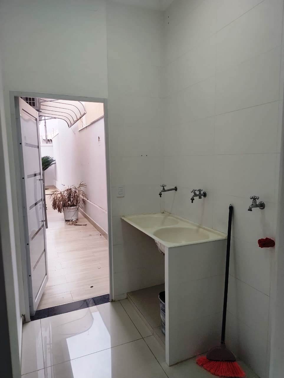 ÓTIMA CASA COM 4 DORMITÓRIOS NO BAIRRO MARIO SABINO