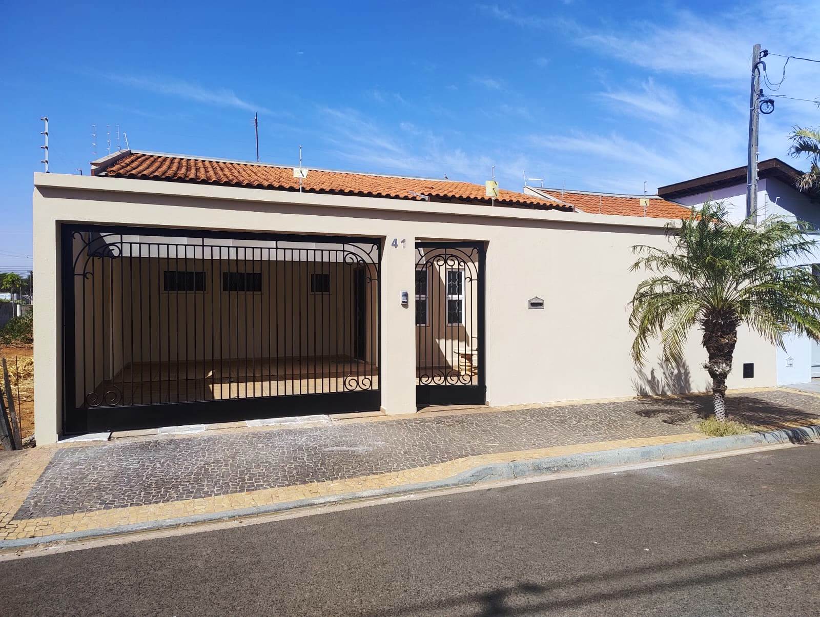 ÓTIMA CASA NO ALTO DAS BRISAS