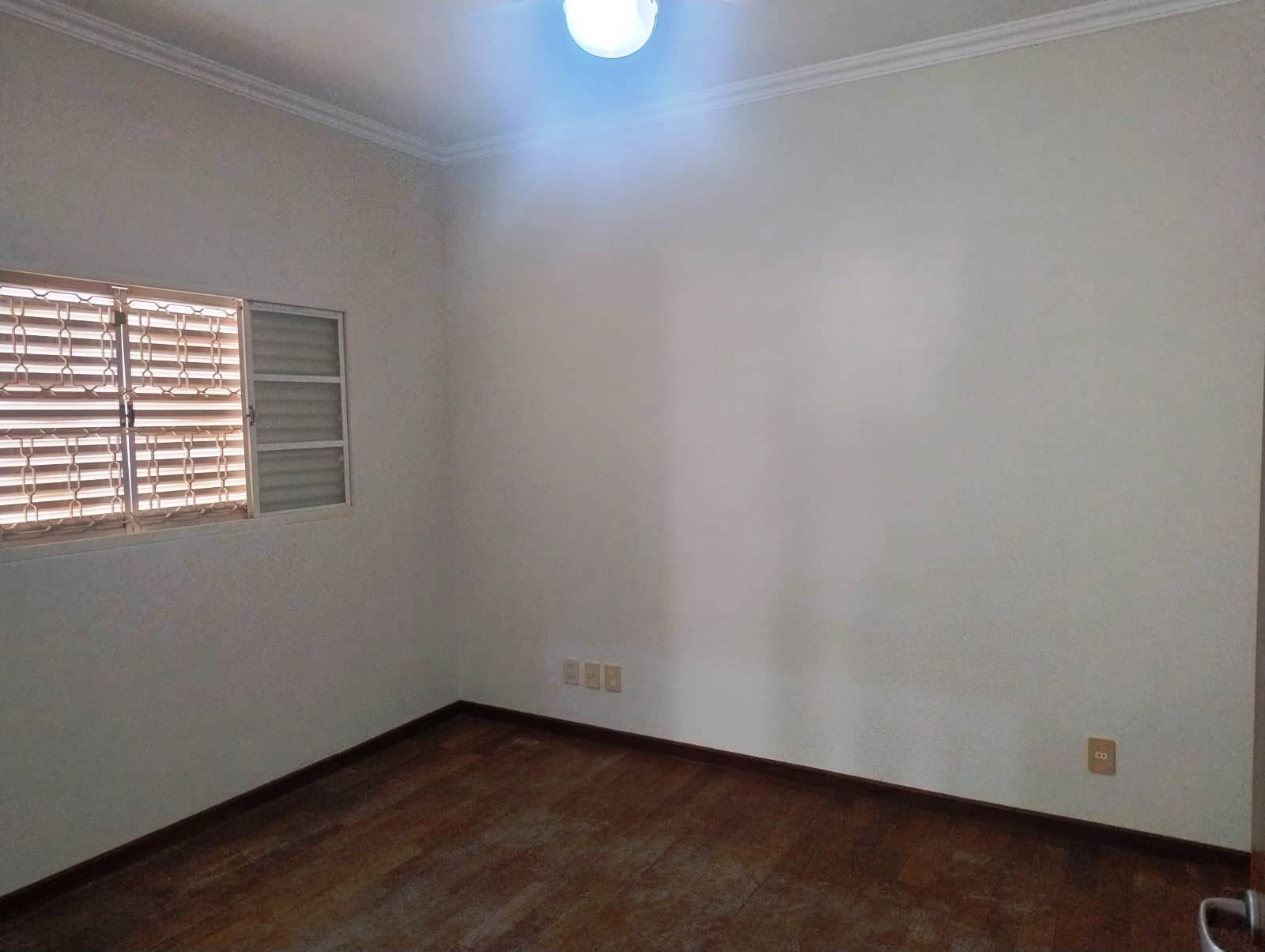ÓTIMA CASA NO ALTO DAS BRISAS