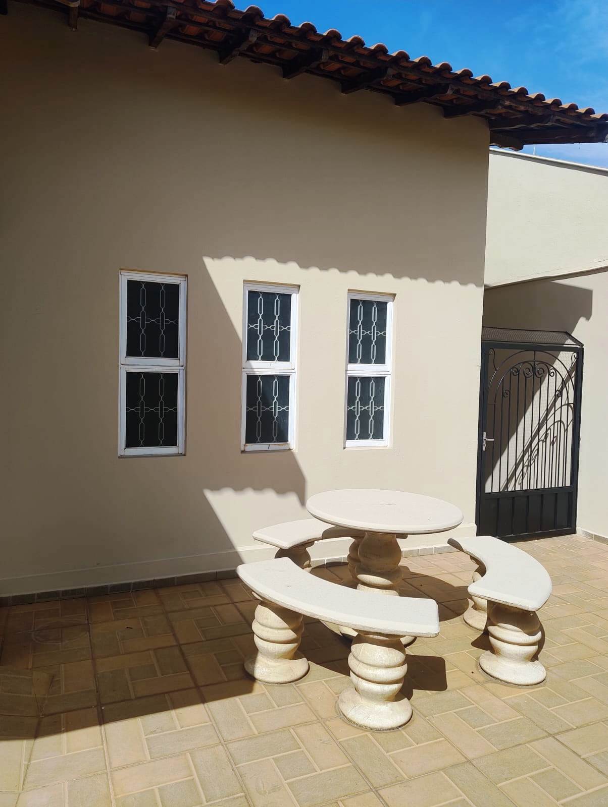 ÓTIMA CASA NO ALTO DAS BRISAS