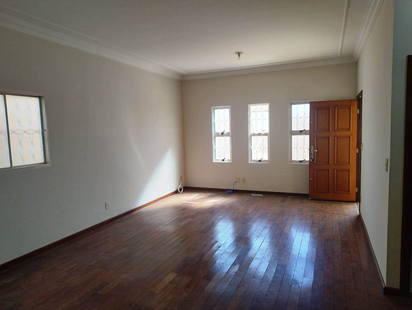 ÓTIMA CASA NO ALTO DAS BRISAS