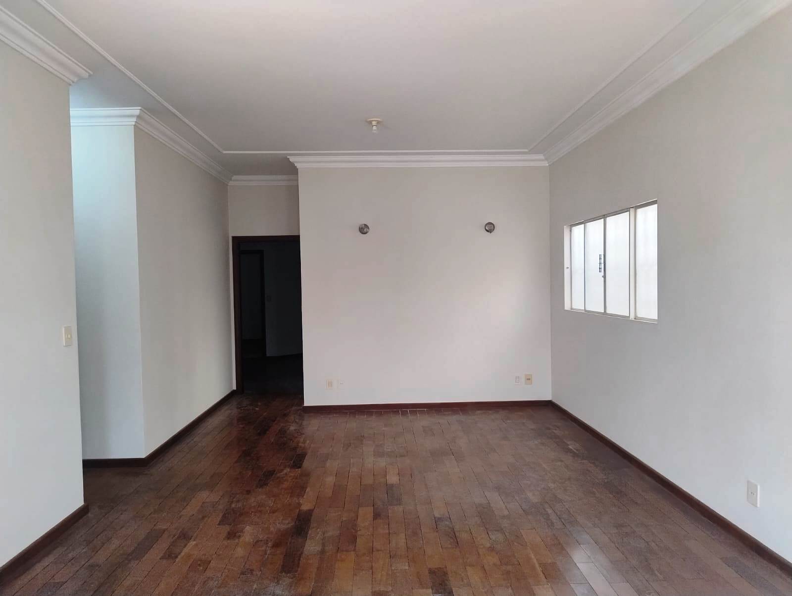 ÓTIMA CASA NO ALTO DAS BRISAS