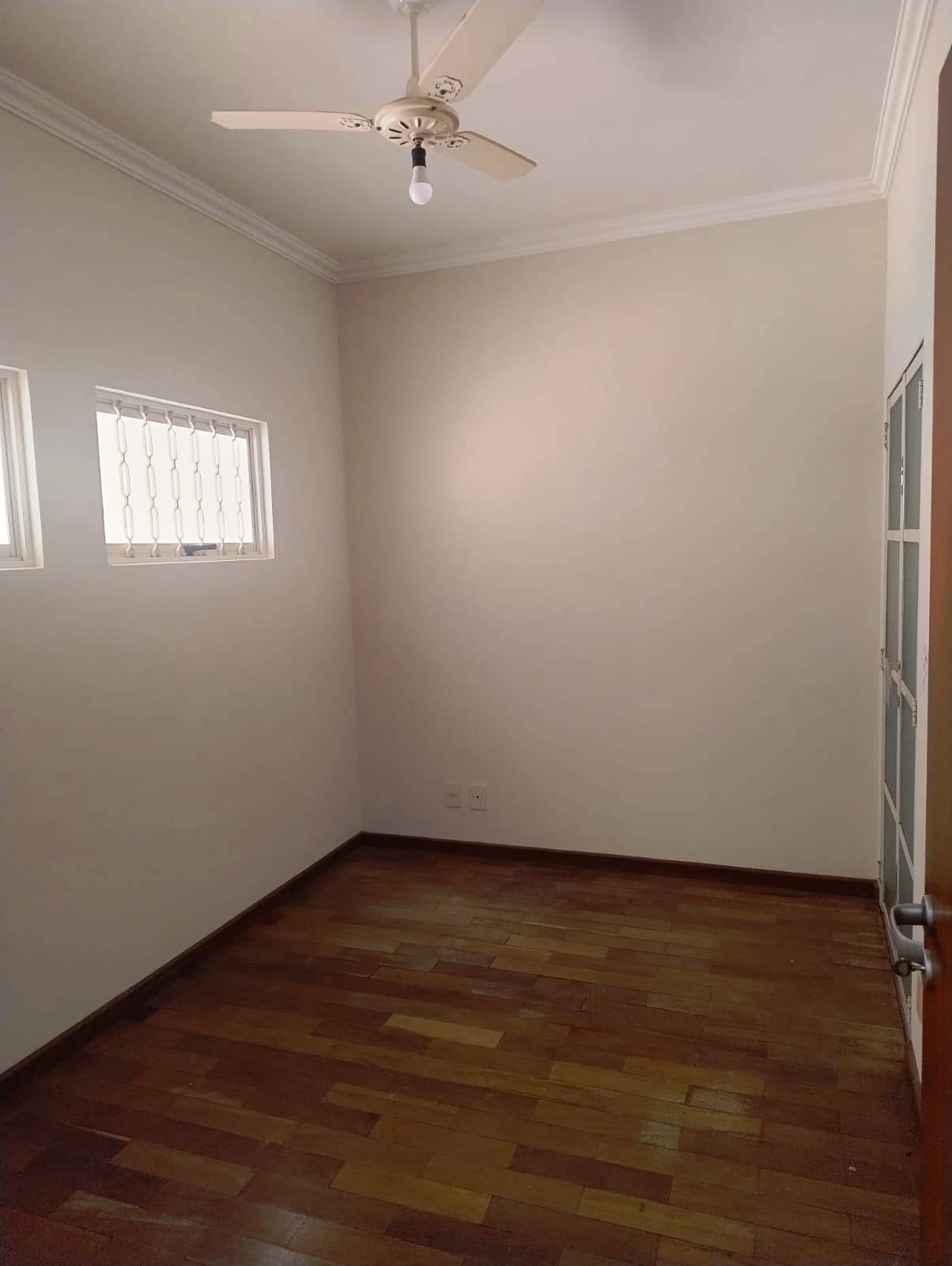 ÓTIMA CASA NO ALTO DAS BRISAS