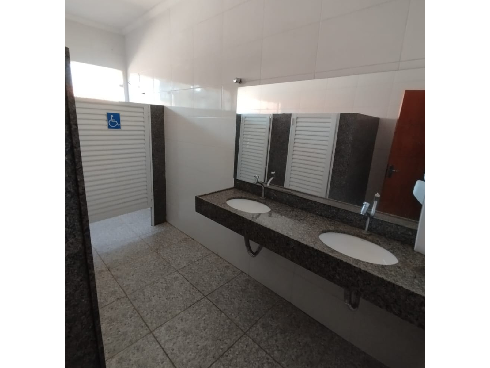 Rua Nely Jorge Colnaghi, 833 - Vila Santa Cecília