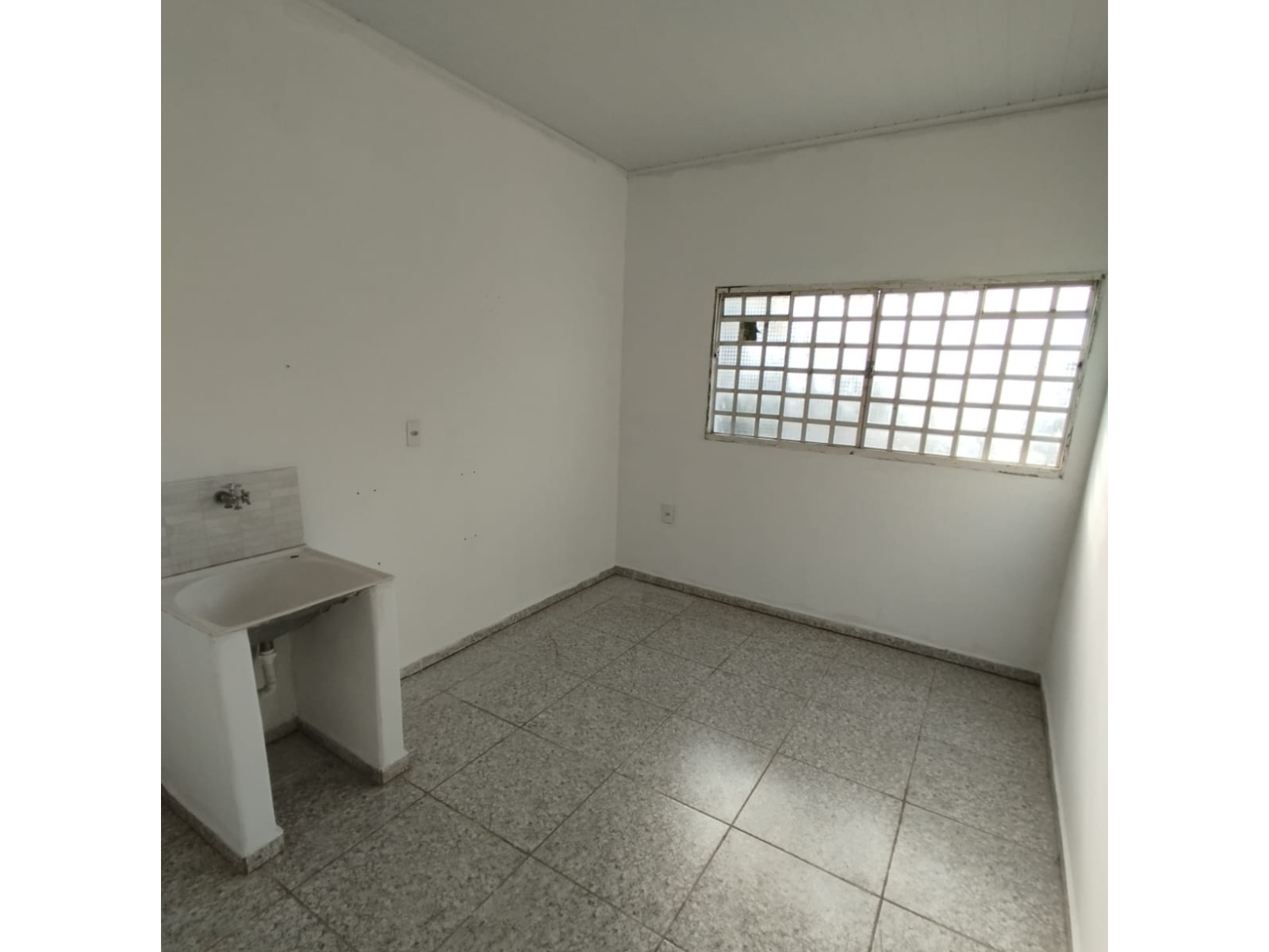Rua Nely Jorge Colnaghi, 833 - Vila Santa Cecília
