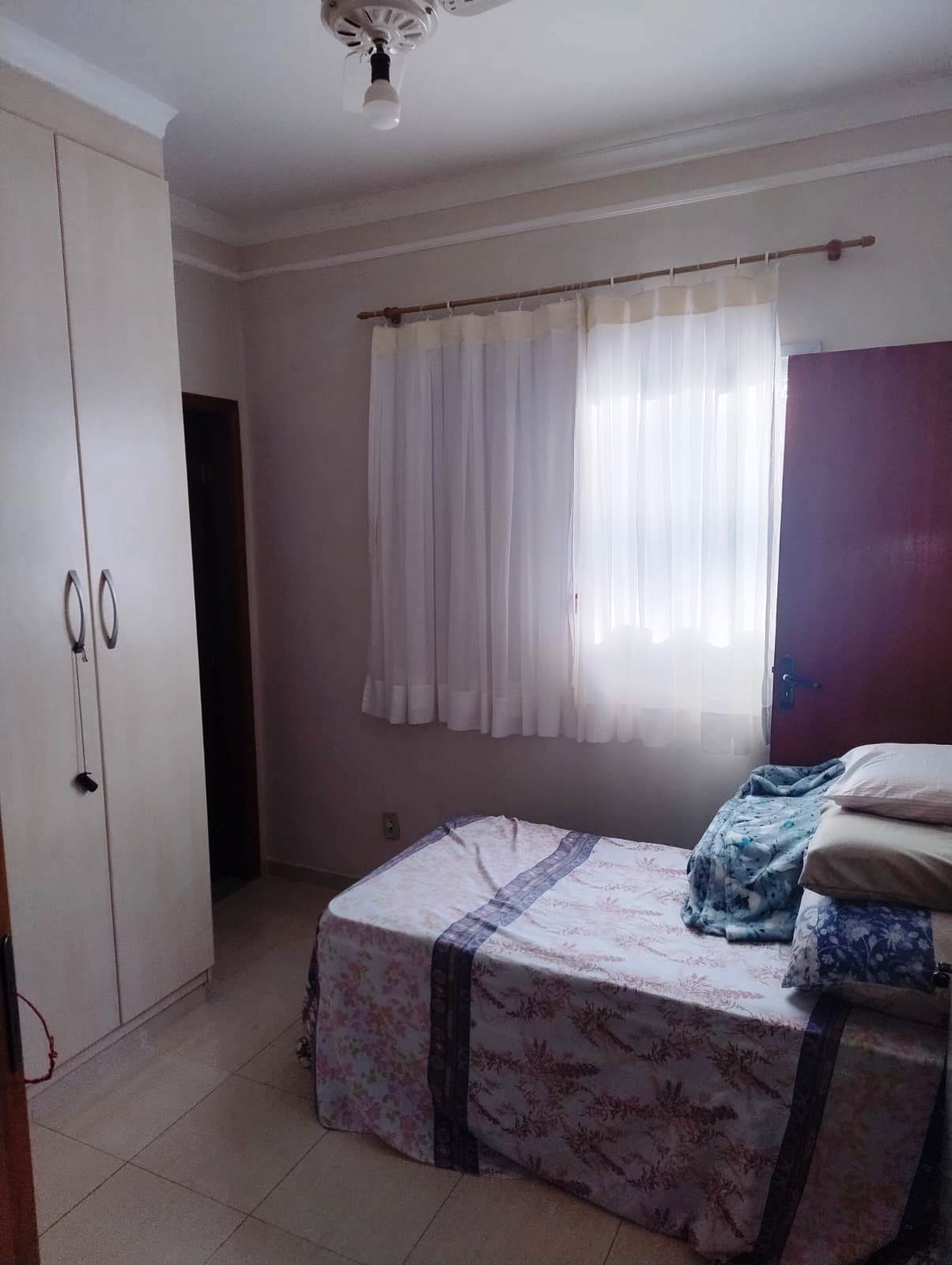 ÓTIMO APARTAMENTO NO EDIFÍCIO VILA RICA