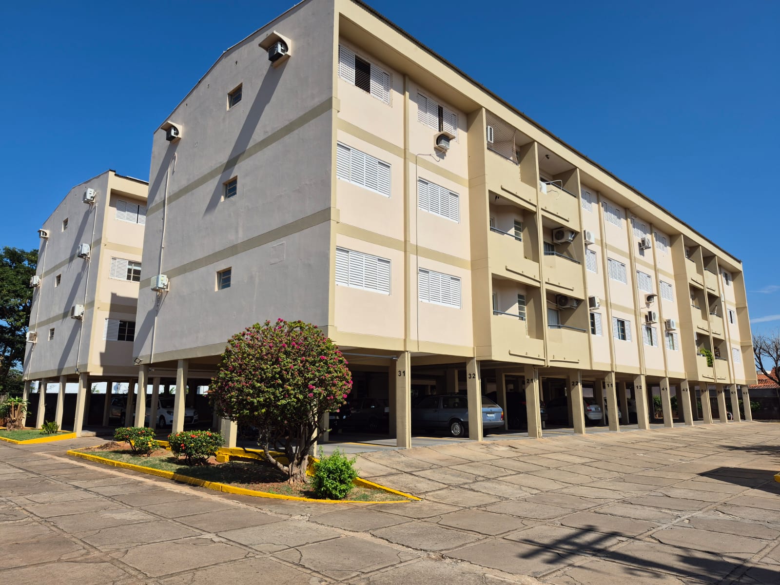 ÓTIMO APARTAMENTO NO EDIFÍCIO VERONA 