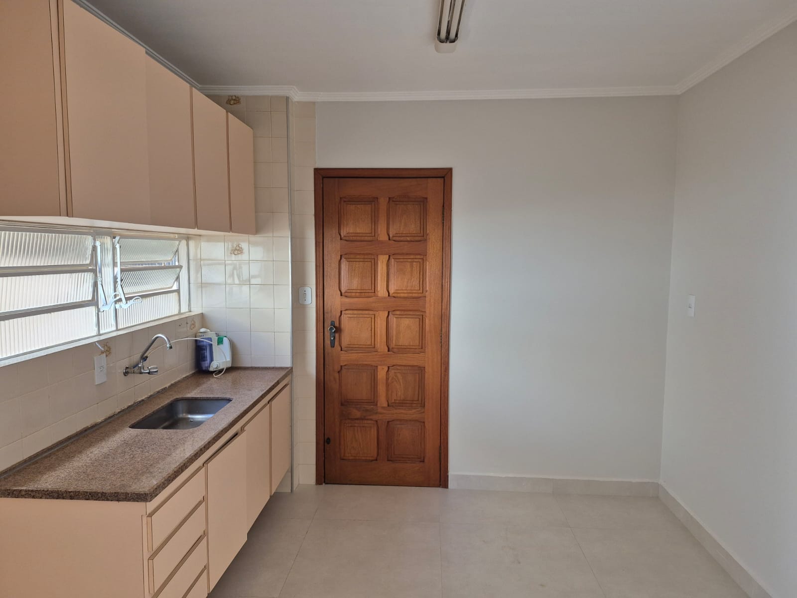 ÓTIMO APARTAMENTO NO EDIFÍCIO VERONA 