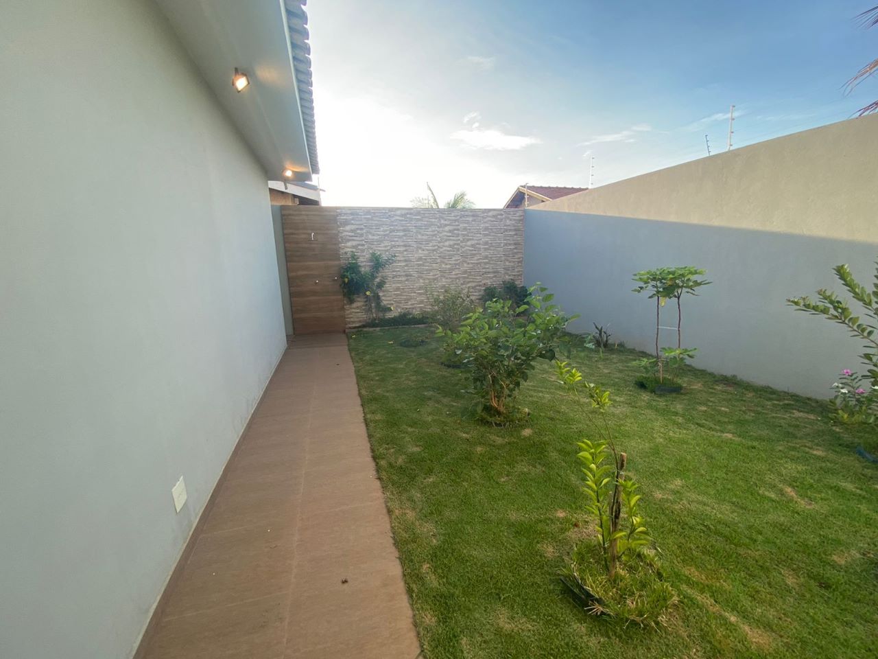 LINDA CASA NO JARDIM DO LAGO 3