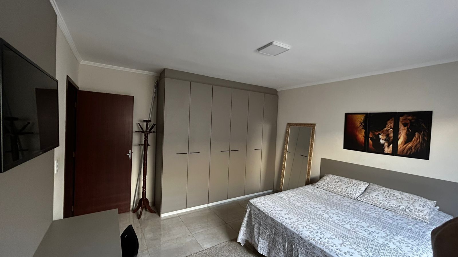 DUAS CASAS NO MESMO TERRENO NO JARDIM DO LAGO 5
