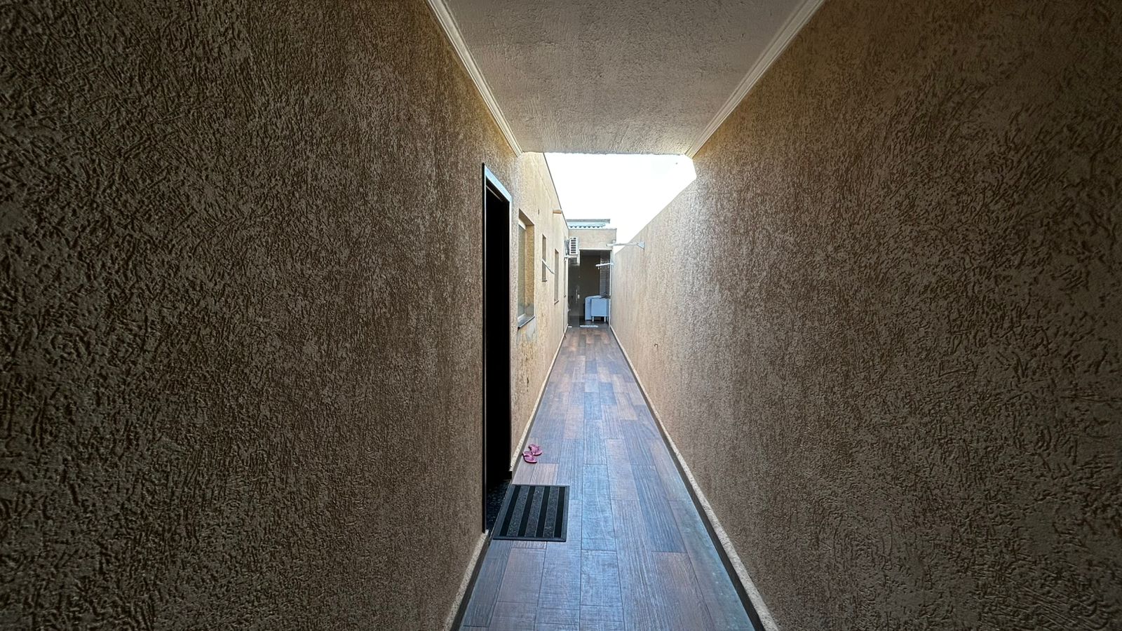 DUAS CASAS NO MESMO TERRENO NO JARDIM DO LAGO 5